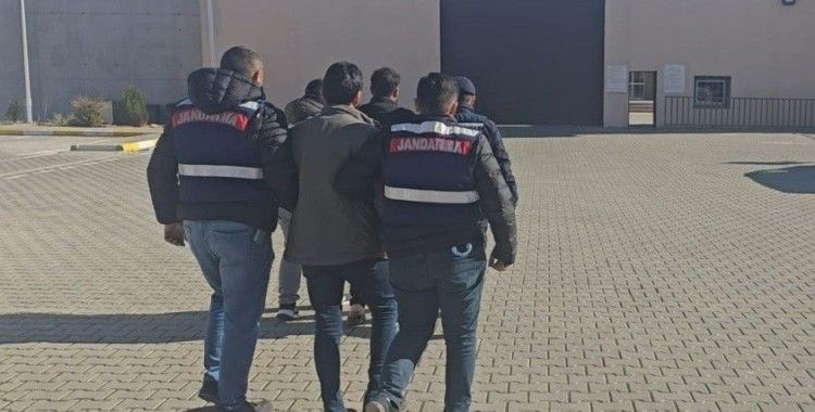 Gaziantep’te 3 düzensiz göçmen yakalandı, 2 organizatör tutuklandı
