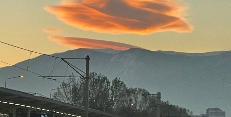 Uludağ semalarında mercek bulutu görüldü
