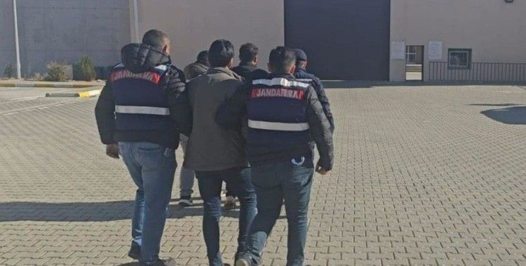 Gaziantep'te 3 düzensiz göçmen yakalandı, 2 organizatör tutuklandı