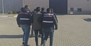 Gaziantep'te 3 düzensiz göçmen yakalandı, 2 organizatör tutuklandı