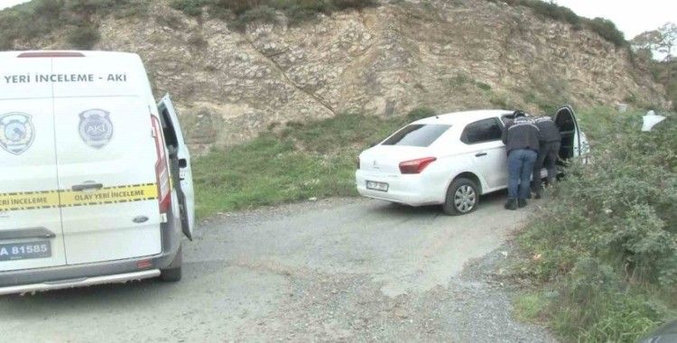 Arnavutköy’de kurşunlanmış otomobil terk edilmiş halde bulundu
