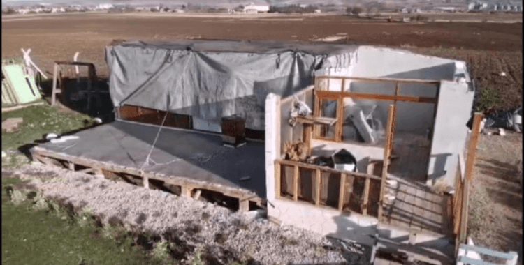 Amasya’da çiftlik evini hortum vurdu, o anlar kameraya yansıdı