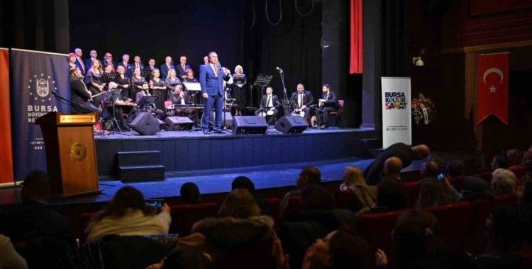 Muhtarlık mührünü sahnede vurdular