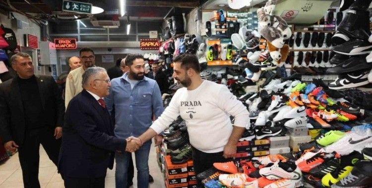 Başkan Büyükkılıç, Yeraltı Çarşısı’nda esnaf ve vatandaşlarla buluştu
