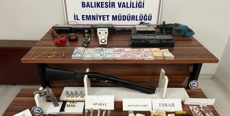 Sındırgı’da otomobili soyan hırsızlık şüphelisi yakalandı
