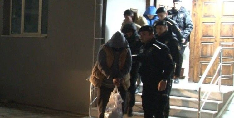 İzmir’de bahis çetesi şüphelileri adliyeye sevk edildi
