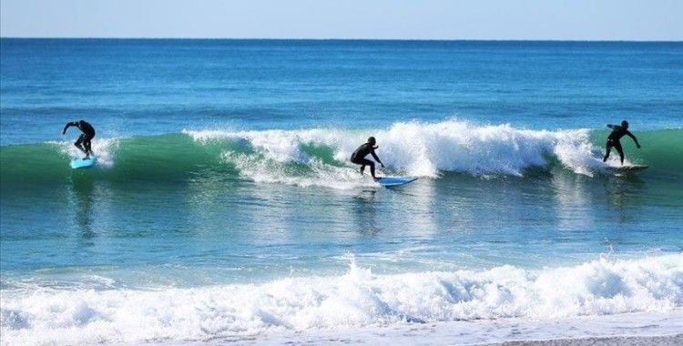 Antalya'da kasım ayında sörf