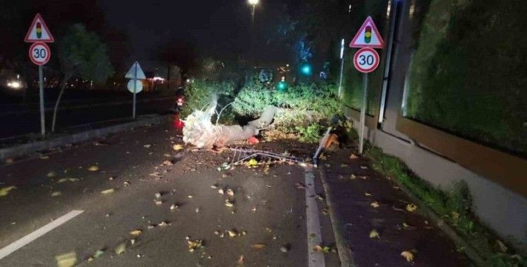 Bursa’da büyükşehir ekipleri sabaha kadar 607 olaya müdahale etti
