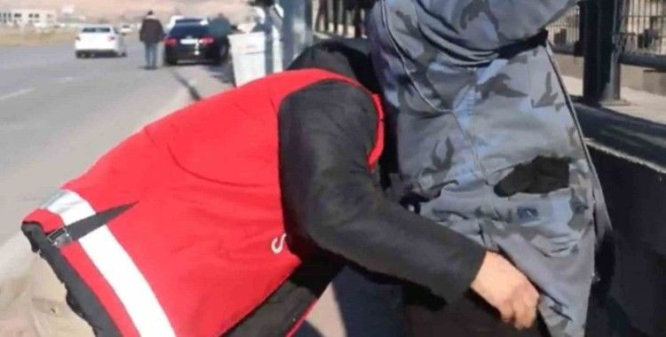 Cadde cadde gezip emniyeti sağlıyorlar