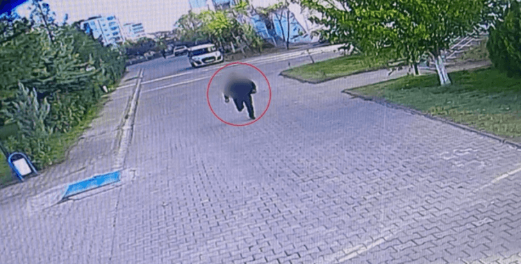 Eski eşini silahla yaraladı