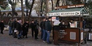 Sıcak çorba hizmeti vatandaşların içini ısıtıyor
