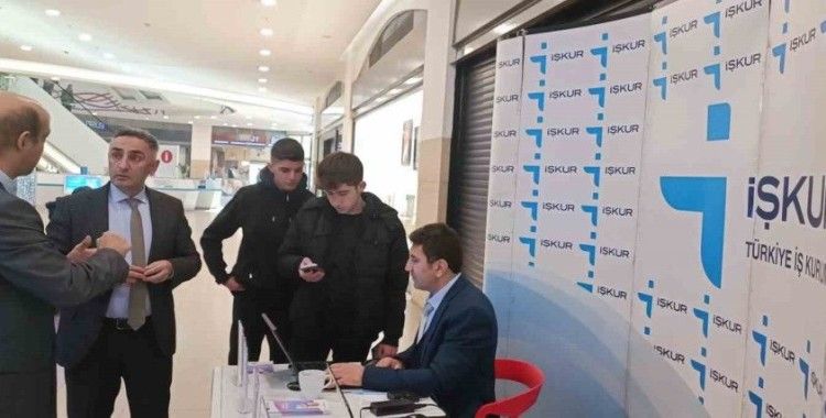 Şehrin çeşitli yerlerinde  tanıtım için stant açıyor
