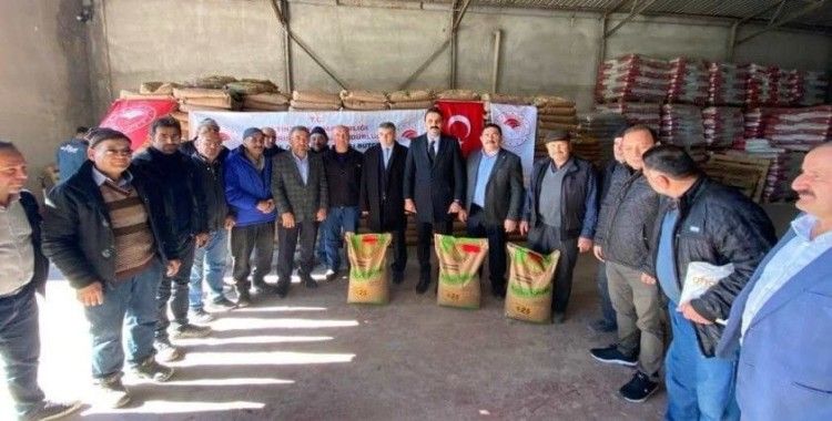 Altıntaş’ta 532 üreticiye yüzde 50 hibeli 98 ton 550 kilo buğday tohumu dağıtıldı
