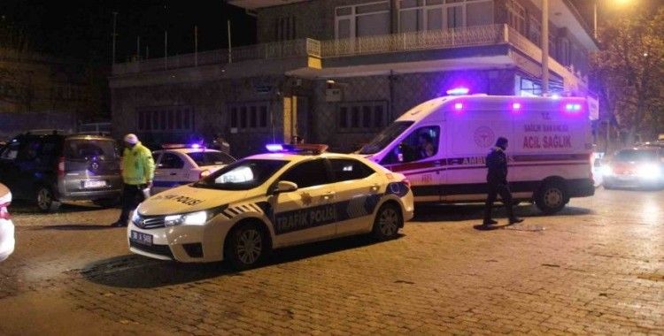 Uygulama yapan polise çarpıp kaçtı