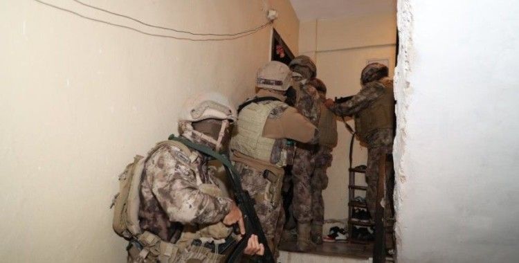 Mersin'de 'torbacı' operasyonu: 8 gözaltı