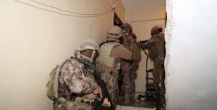 Mersin'de 'torbacı' operasyonu: 8 gözaltı