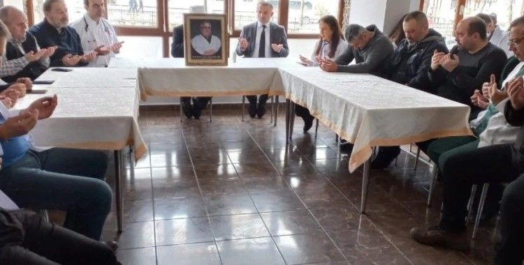 Pandemide hayatını kaybeden doktor dualarla anıldı
