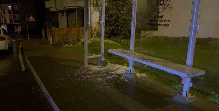 Arnavutköy’de kan donduran olay: İETT durağında bekleyen eski dünürüne kurşun yağdırdı