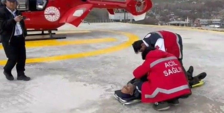 Göğüs ağrısı şikayeti olan hasta için helikopter havalandı
