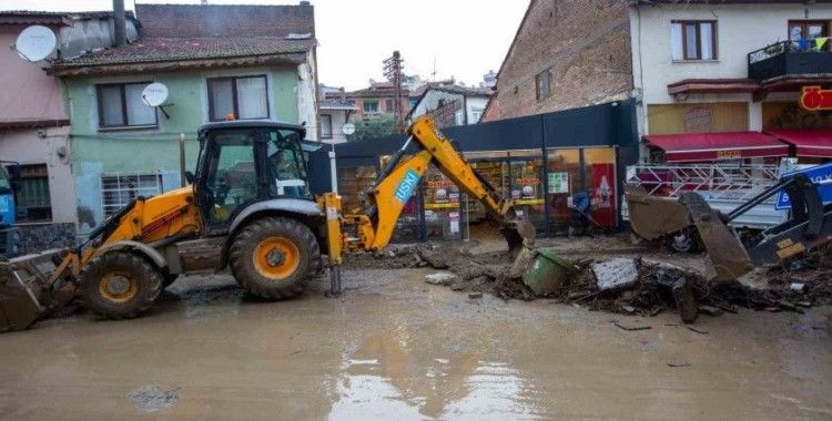 Bursa’da selin yaraları sarılıyor

