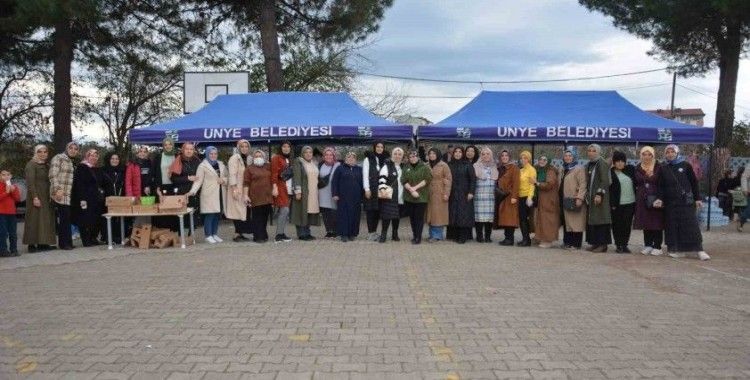 Öğrenciler, veliler ve öğretmenler Gazze için hayırda yarıştı
