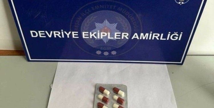 Keşan’da polisin durdurduğu şüpheliden sentetik ecza ele geçirildi
