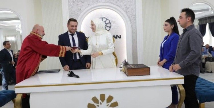 Başkan Çolakbayrakdar: "Çiftler en mutlu ’Evet’ini daha modern salonda diyor"
