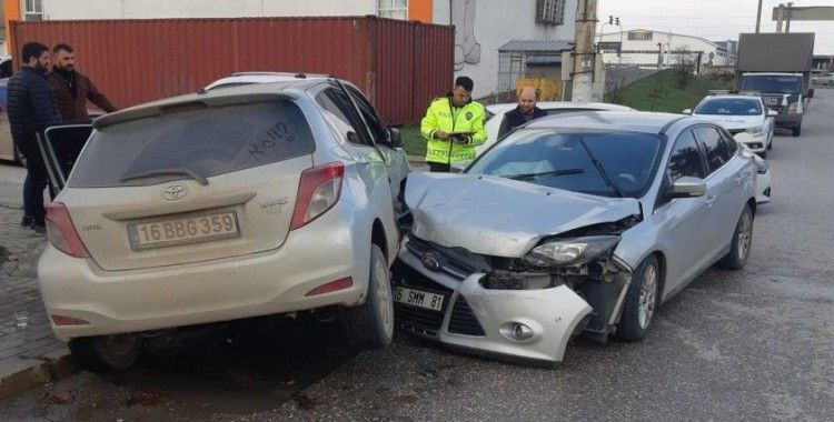 Bursa’da trafik kazasında 1 kişi yaralandı
