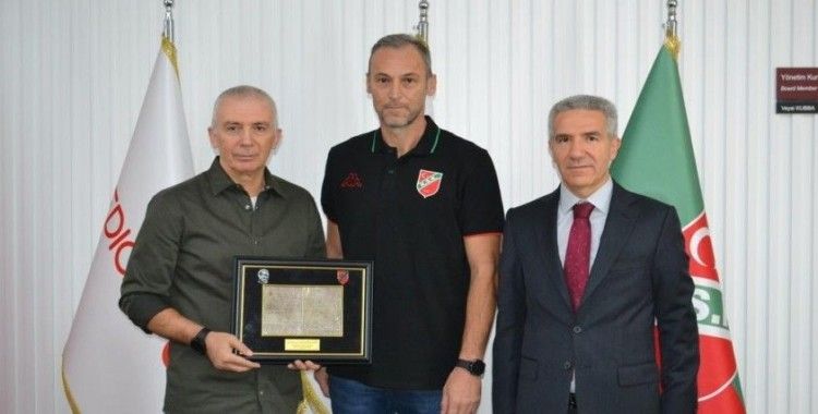 Karşıyaka Medical Point’te Gökhan Öner dönemi başladı
