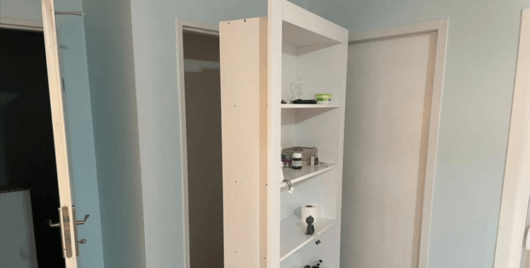 Osmaniye'de firari FETÖ hükümlüsü, kitaplık şeklinde düzenlenen gizli bölmede yakalandı