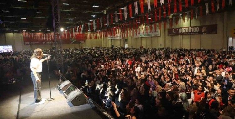 Binlerce öğretmen 100. Yıl Öğretmenler Günü Balosu’nda buluştu
