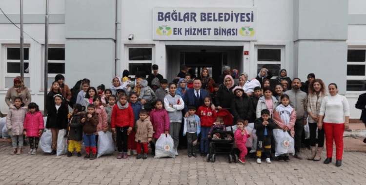 Bağlar ilçesinde 11 ayda 3 bin 152 çocuğa giysi desteği sağlandı