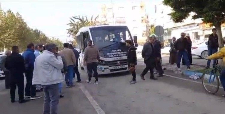 Şanlıurfa'da otobüs motosiklete çarptı: 2 yaralı
