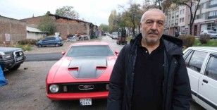 Gözü 1973 yapımı o model araçtan başkasını görmüyor
