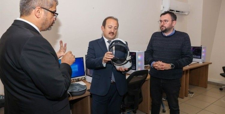 Vali Pehlivan, MTOSB Teknik Bilimler Meslek Yüksekokulu’nda incelemelerde bulundu
