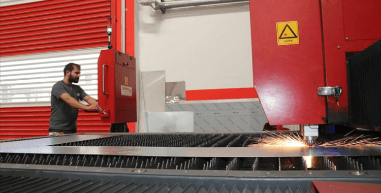 Adana'da imal edilen panolarla Karabağ'da güneşten elde edilen enerji depolanacak