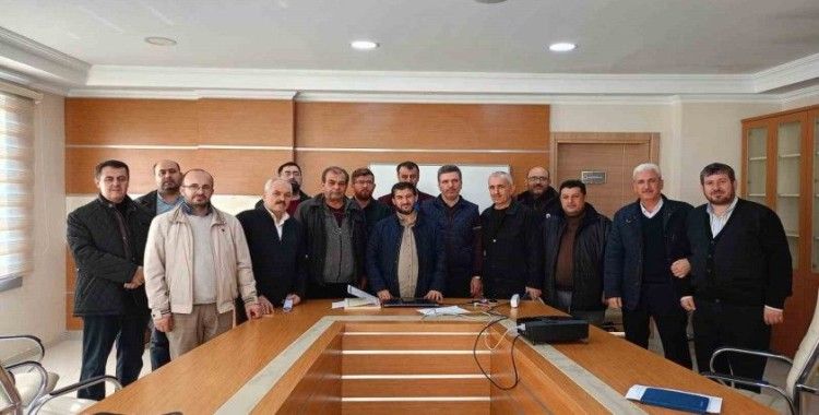 İl Müftüsü Güneş hizmet içi eğitim alan din görevlileri ile buluştu
