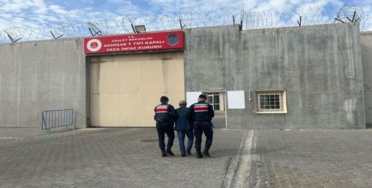 Manisa jandarması aranan şahısların ensesinde
