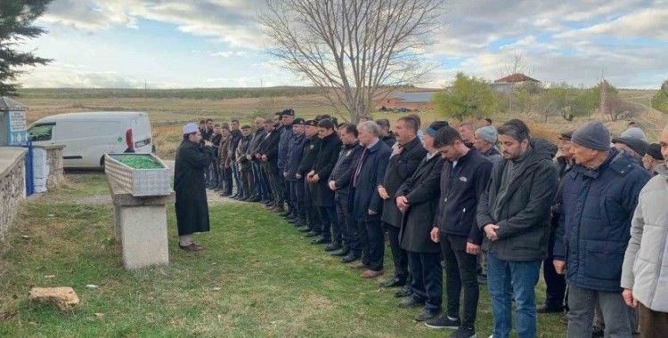 Vefat eden Kıbrıs Gazisi son yolculuğuna uğurlandı
