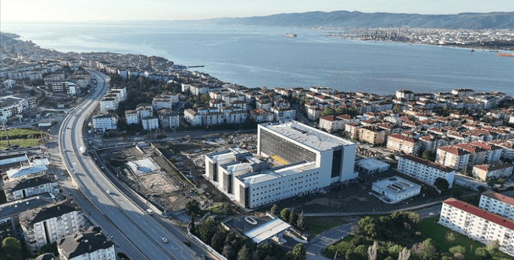 Sismik izolatörlü hastane ve dayanıklı kamu binaları Gölcük'ün deprem direncini artırıyor