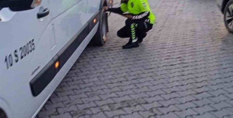 Balıkesir’de kış lastiği denetimleri başladı
