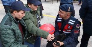 Jandarma özel bireyleri unutmadı
