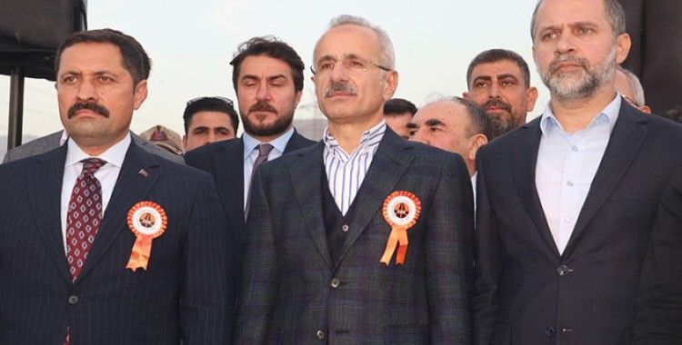Bakan Uraloğlu: İskenderun OSB kavşağı ile 2 limanın otoyola bağlantısı sadece 2 dakikaya düştü