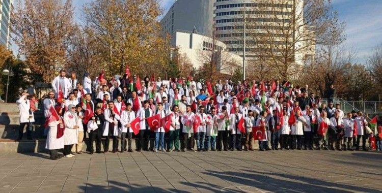 Sağlık çalışanları Filistin için yürüdü
