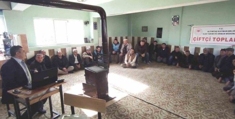 Altıntaş Akçaköy’de çiftçi eğitim ve istişare toplantısı