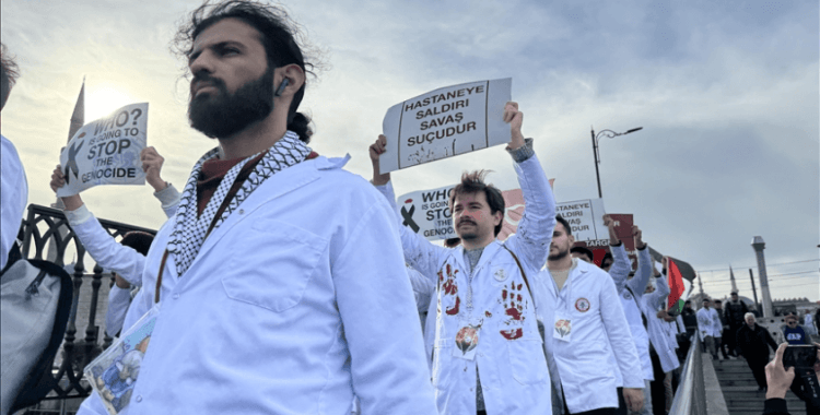 Sağlık çalışanları Gazze için "sessiz yürüyüş" düzenledi