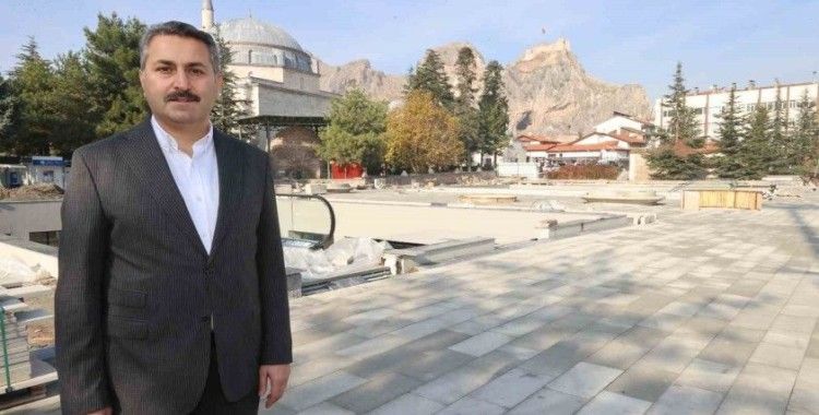 37 yıllık çarşının yenileme çalışmalarında sona gelindi
