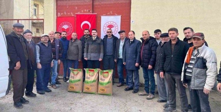 Çavdarhisar’da 401çiftçiye yüzde 50 hibeli 60 ton buğday tohumu dağıtıldı
