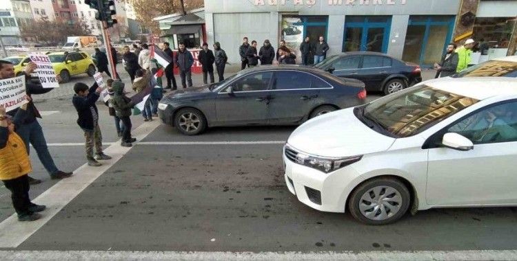 Ağrı’da gençlerden İsrail’e tepki
