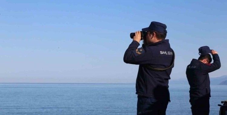 Odun toplamak için gittiği sahilde dalgalar arasında kaybolan kadın için umutlar tükeniyor
